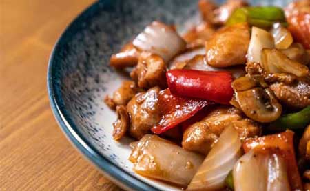 ¡Eleva tus platos con nuestra receta de salteado asiático de carne orgánica y verduras! 